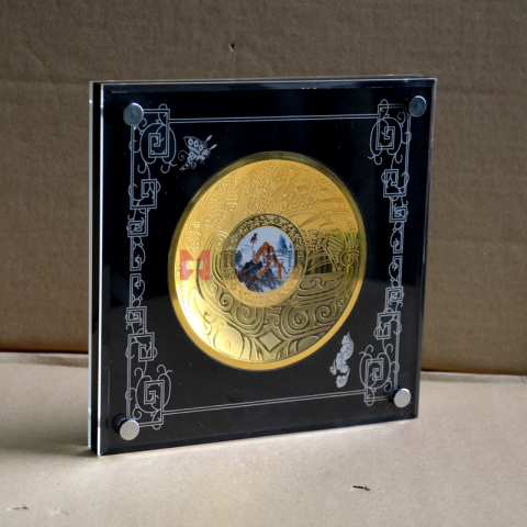 江蘇宿遷企業(yè)純金紀念盤擺件定制